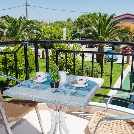Costas Hotel 2*